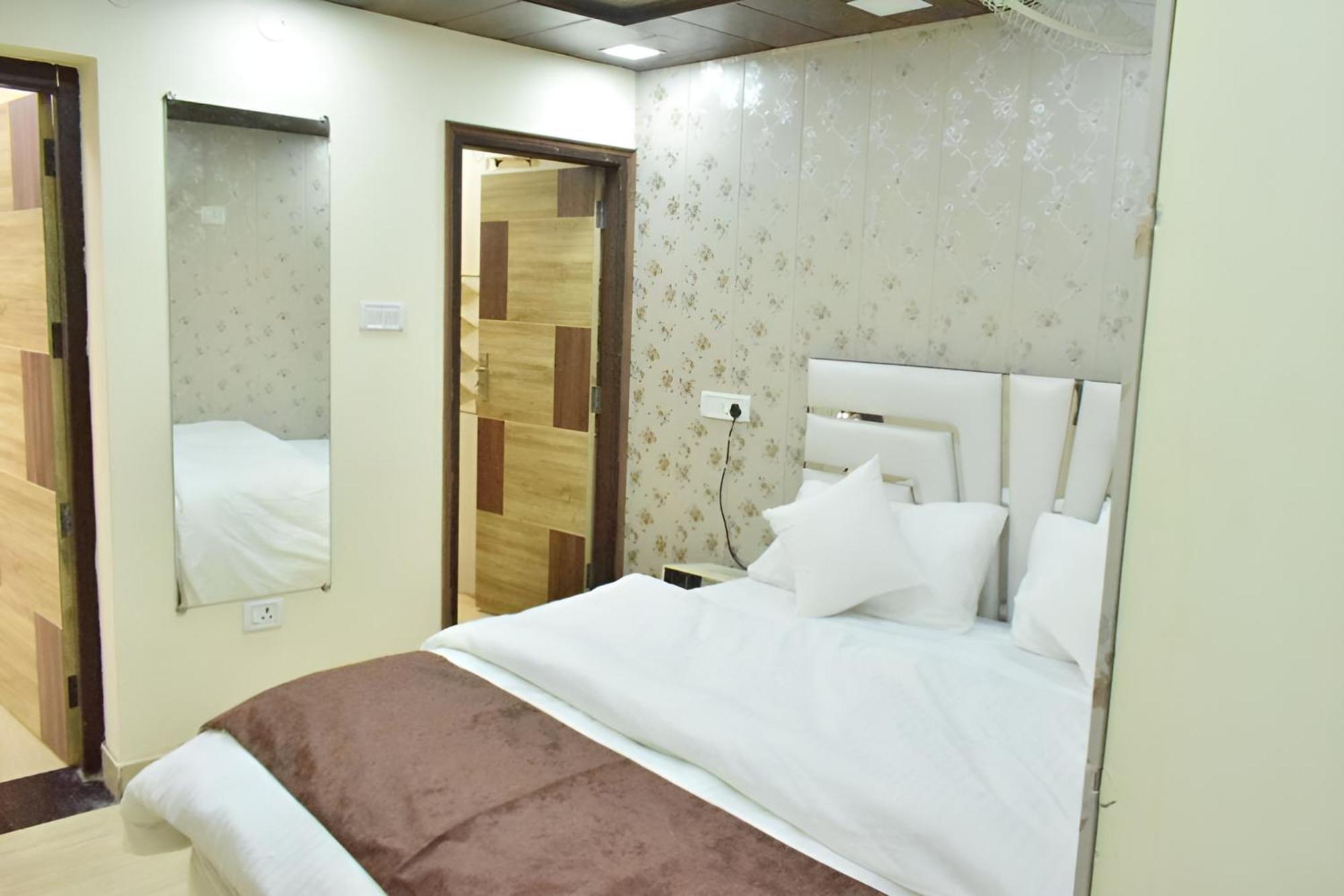 Rudhraksh Villa 4Br- Perfect Vacay Villa Масурі Екстер'єр фото