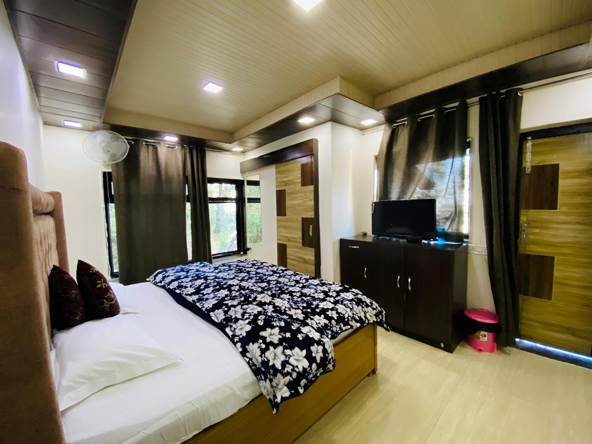 Rudhraksh Villa 4Br- Perfect Vacay Villa Масурі Екстер'єр фото