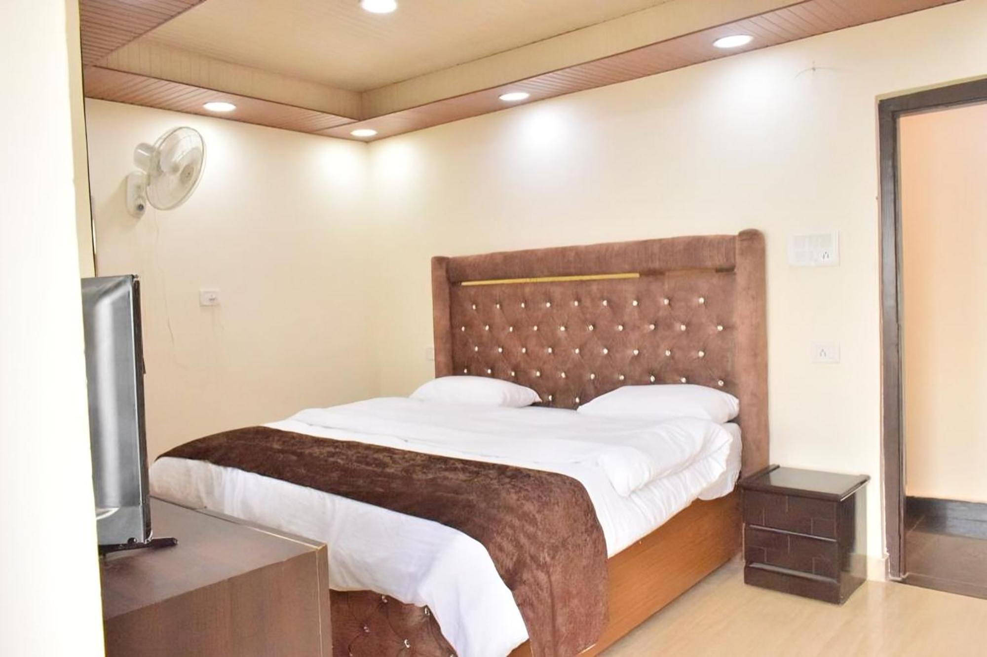 Rudhraksh Villa 4Br- Perfect Vacay Villa Масурі Екстер'єр фото